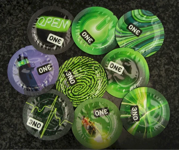 ONE Glowing Pleasures Condoms - Image 2